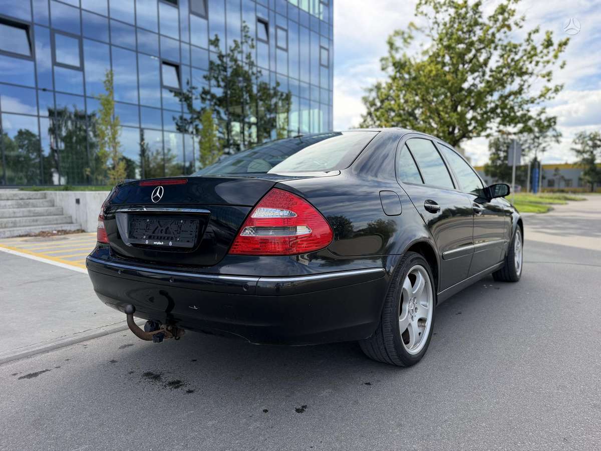 Mercedes-Benz E350 - 8