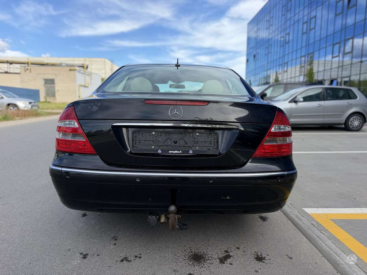 Mercedes-Benz E350 - 9