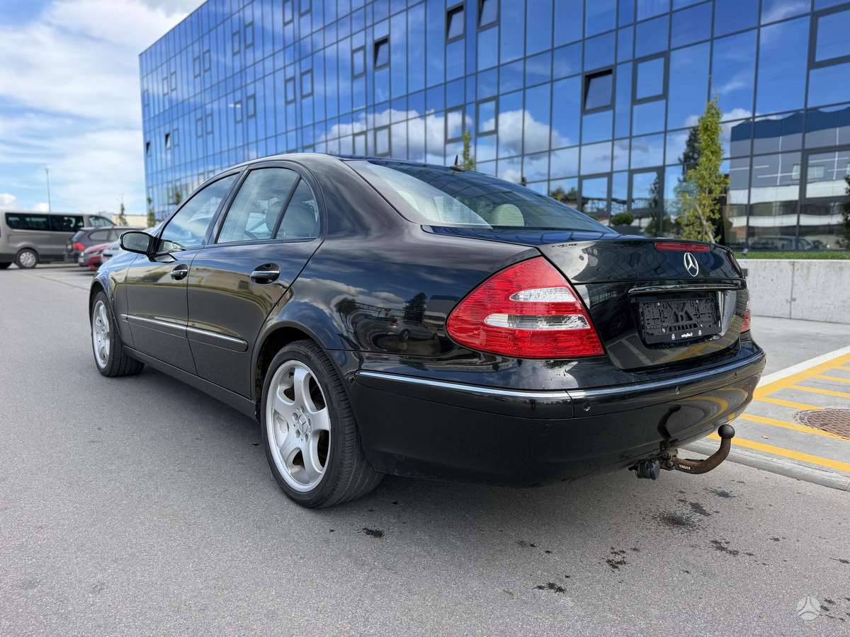 Mercedes-Benz E350 - 7