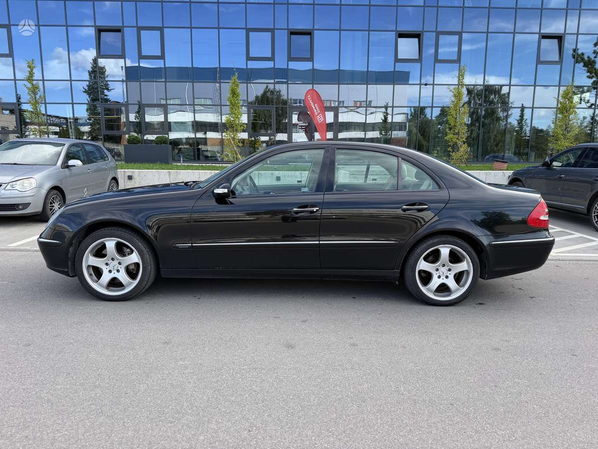 Mercedes-Benz E350 - 11