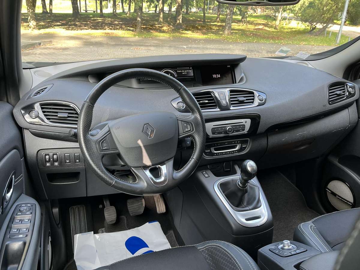 Renault Grand Scenic - 11