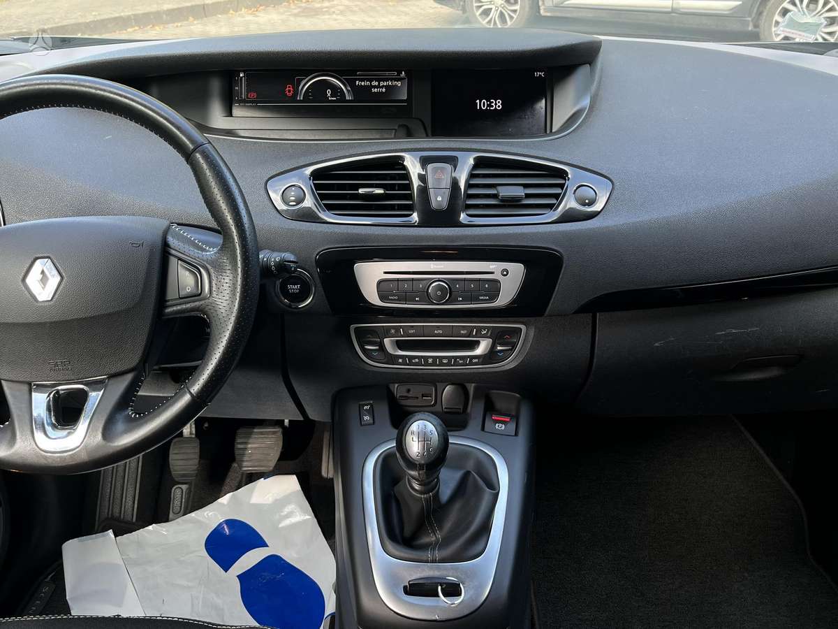 Renault Grand Scenic - 12