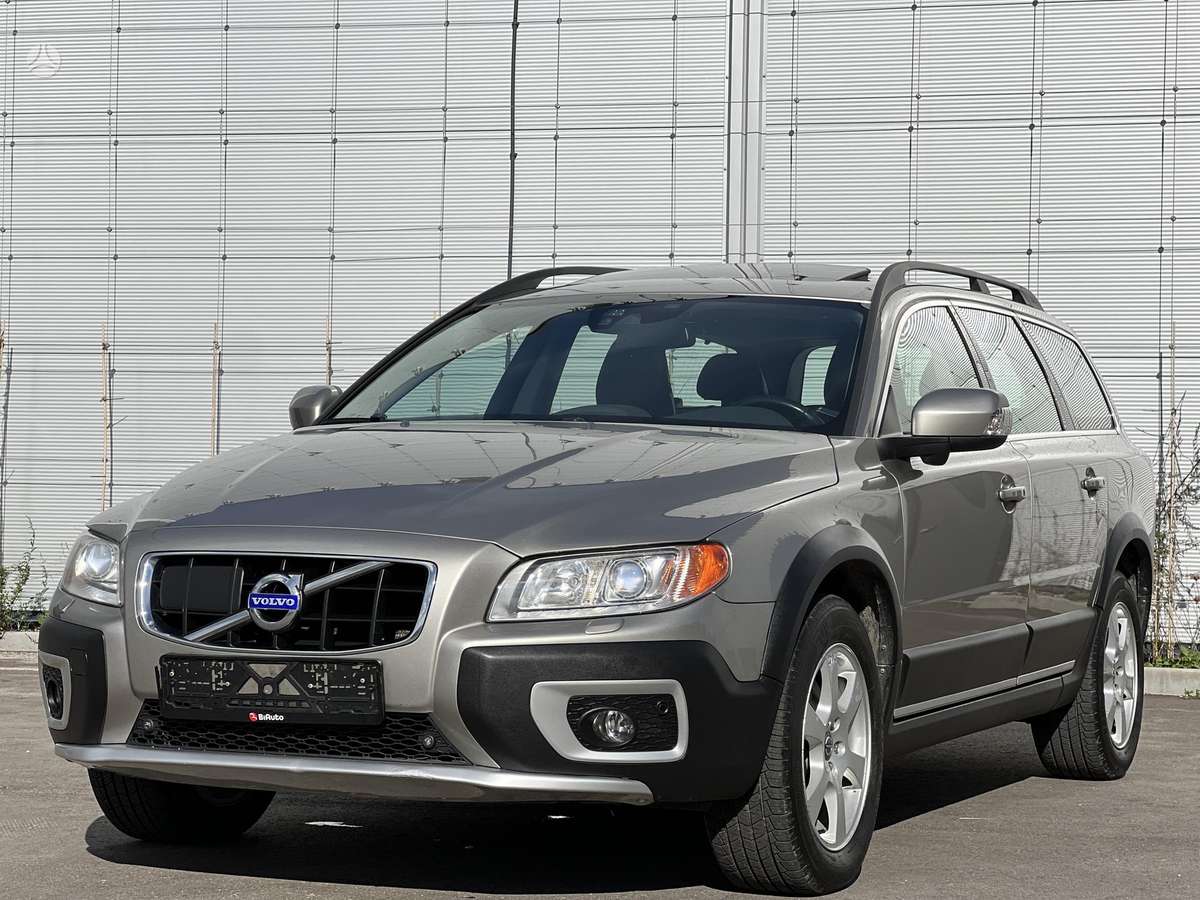 Volvo XC70, 2.4 l., wagon