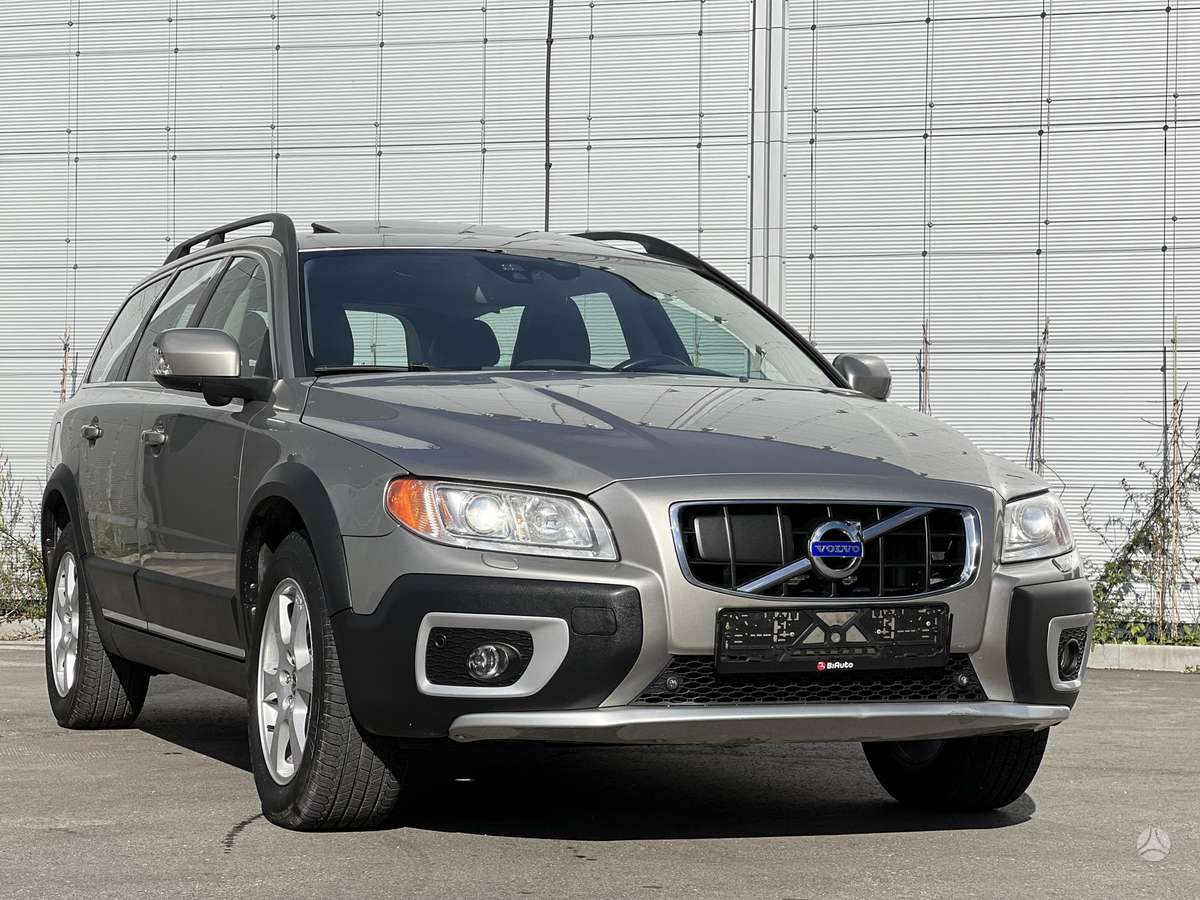 Volvo XC70 - 8