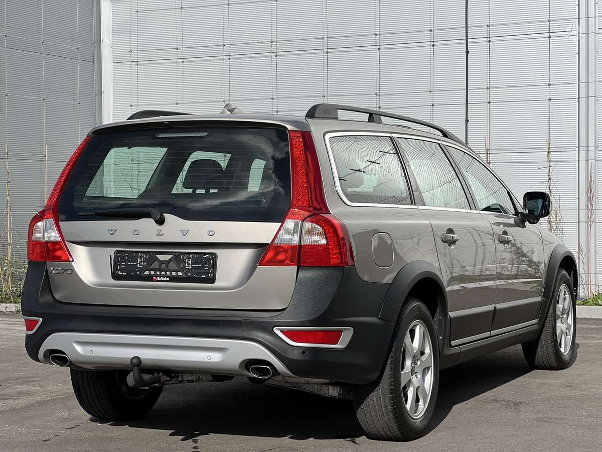 Volvo XC70, 2.4 l., wagon