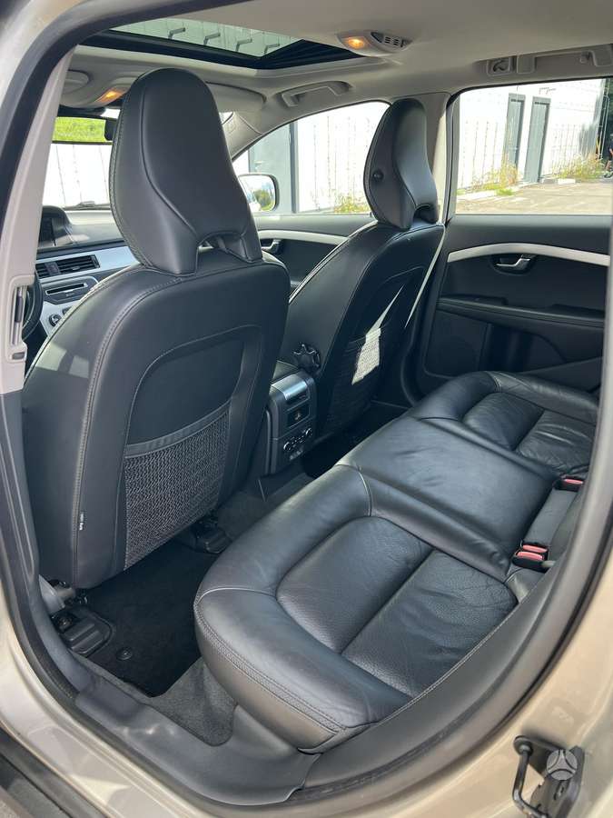 Volvo XC70, 2.4 l., wagon