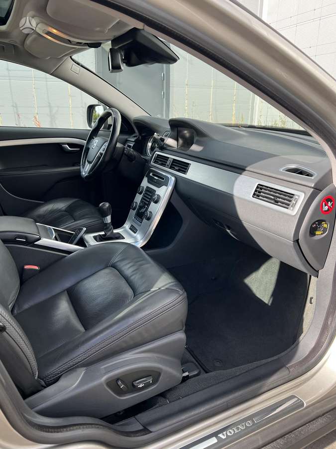 Volvo XC70, 2.4 l., wagon