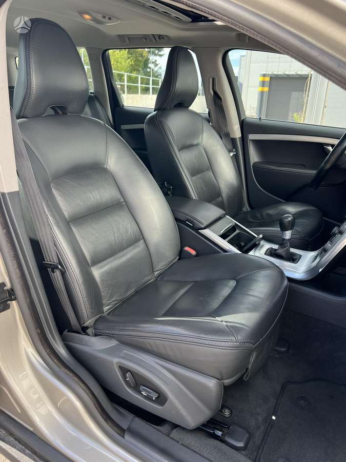 Volvo XC70, 2.4 l., wagon