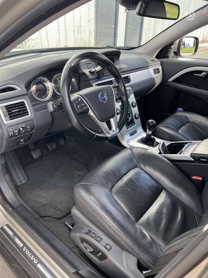Volvo XC70, 2.4 l., wagon