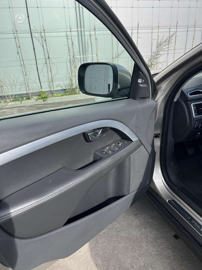 Volvo XC70, 2.4 l., wagon
