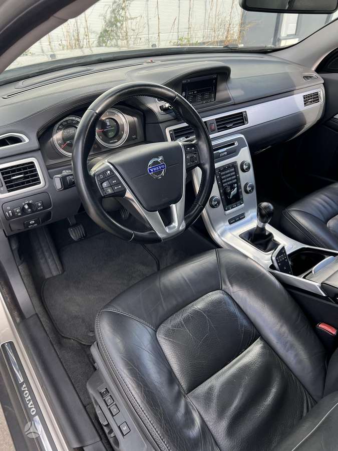 Volvo XC70, 2.4 l., wagon