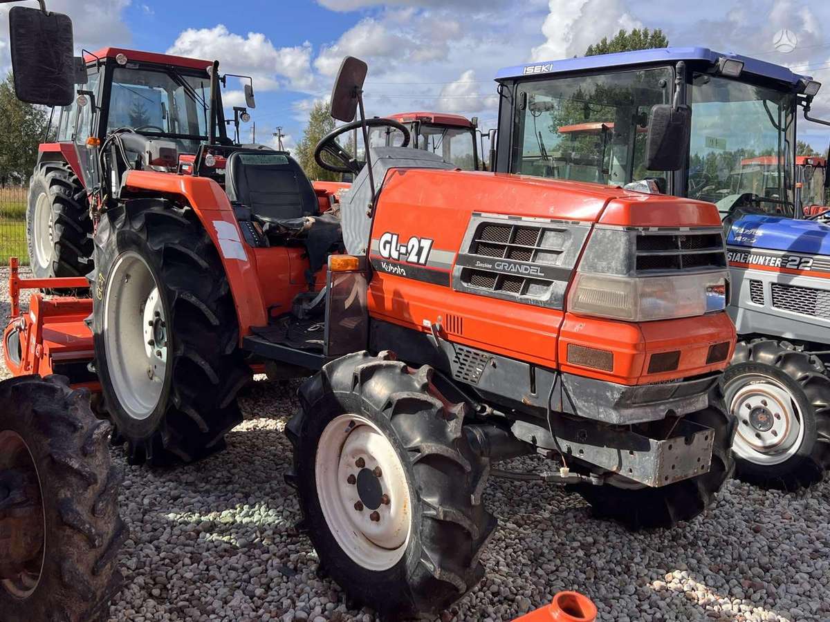 Kubota ĮVAIRIŲ MODELIŲ, тракторы