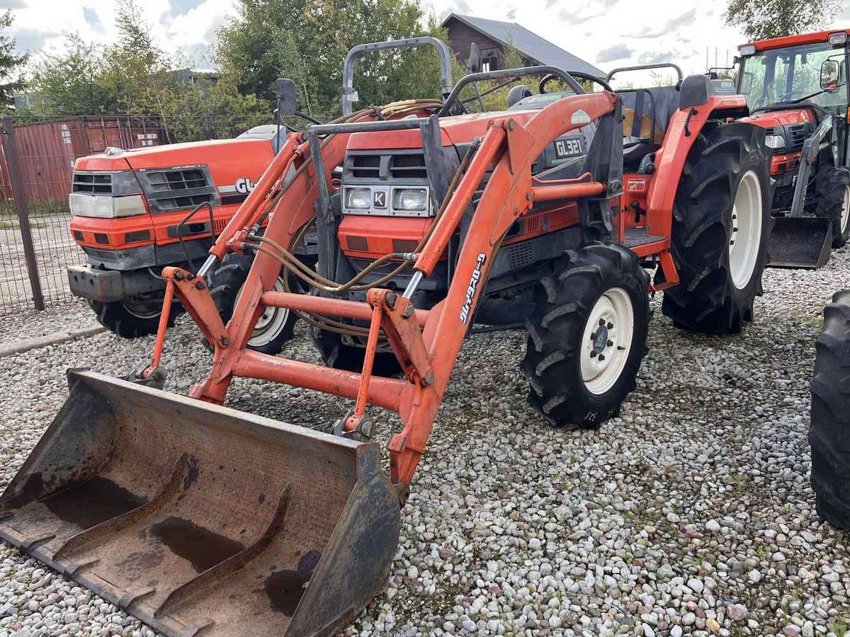 Kubota ĮVAIRIŲ MODELIŲ, tractors
