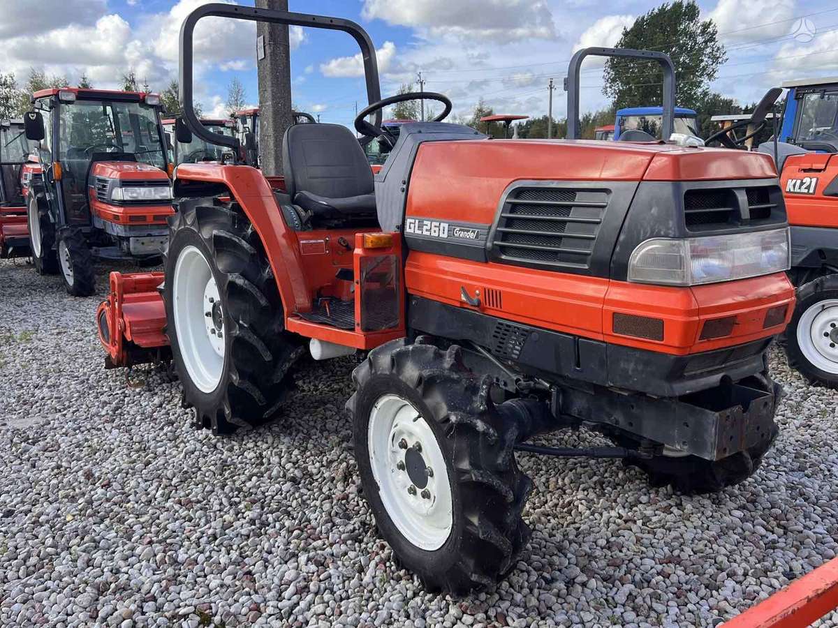 Kubota ĮVAIRIŲ MODELIŲ, тракторы