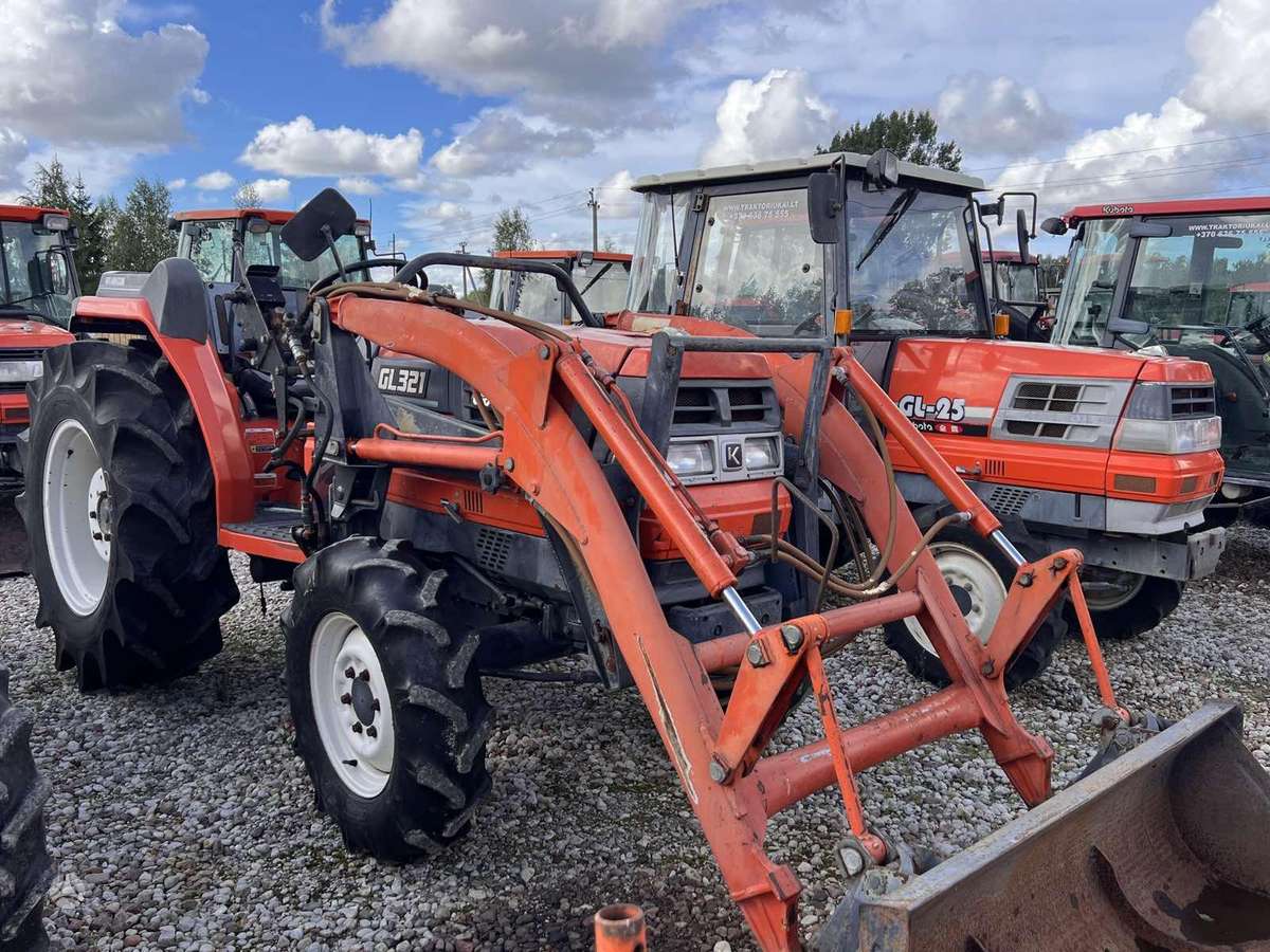 Kubota ĮVAIRIŲ MODELIŲ, tractors