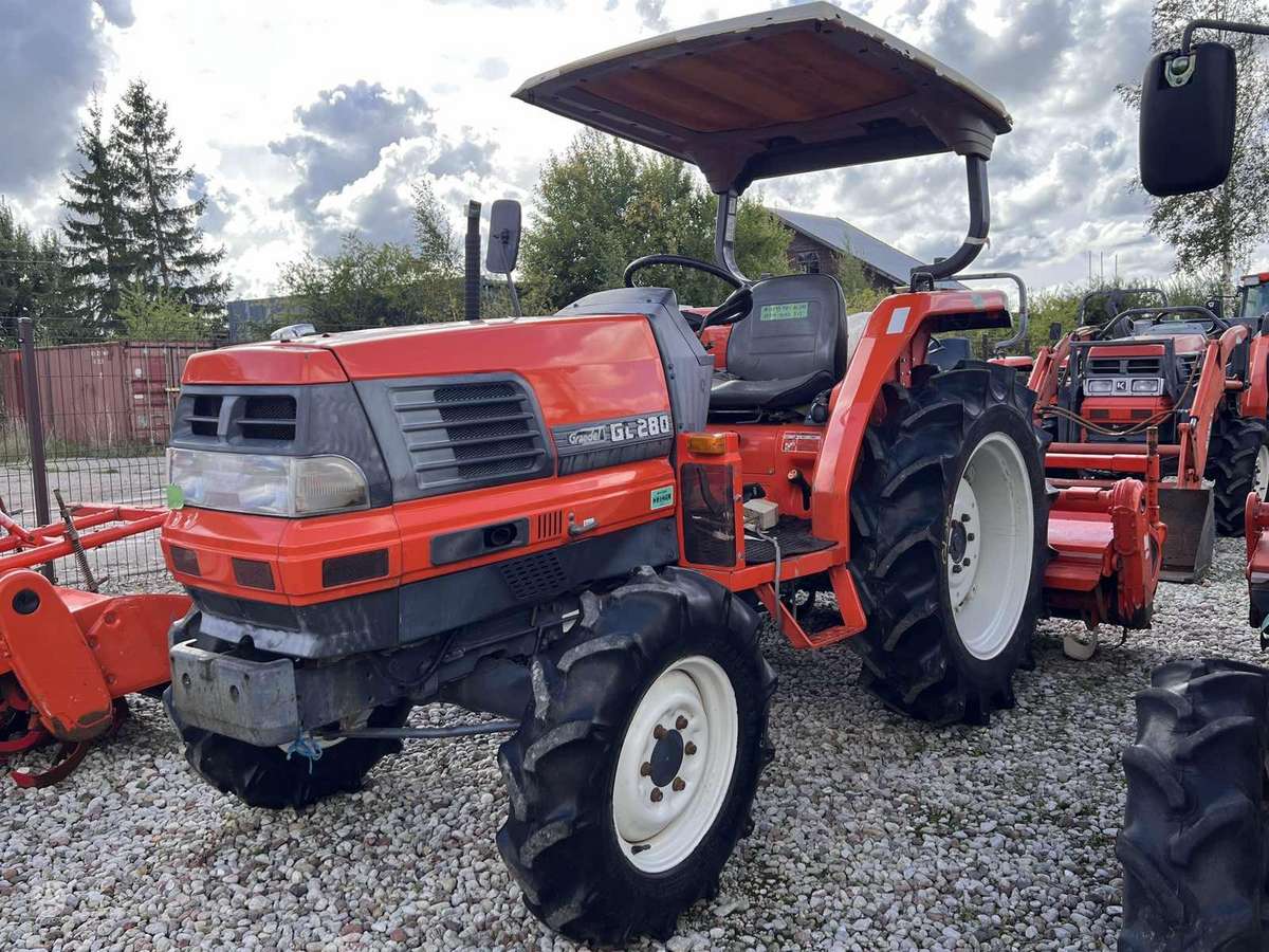 Kubota ĮVAIRIŲ MODELIŲ, tractors