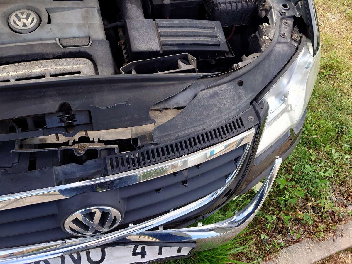 Volkswagen Touran - 2