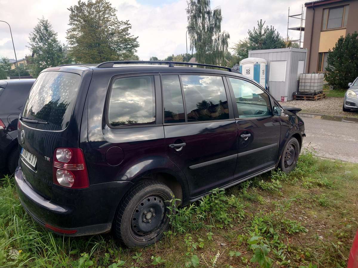 Volkswagen Touran - 5