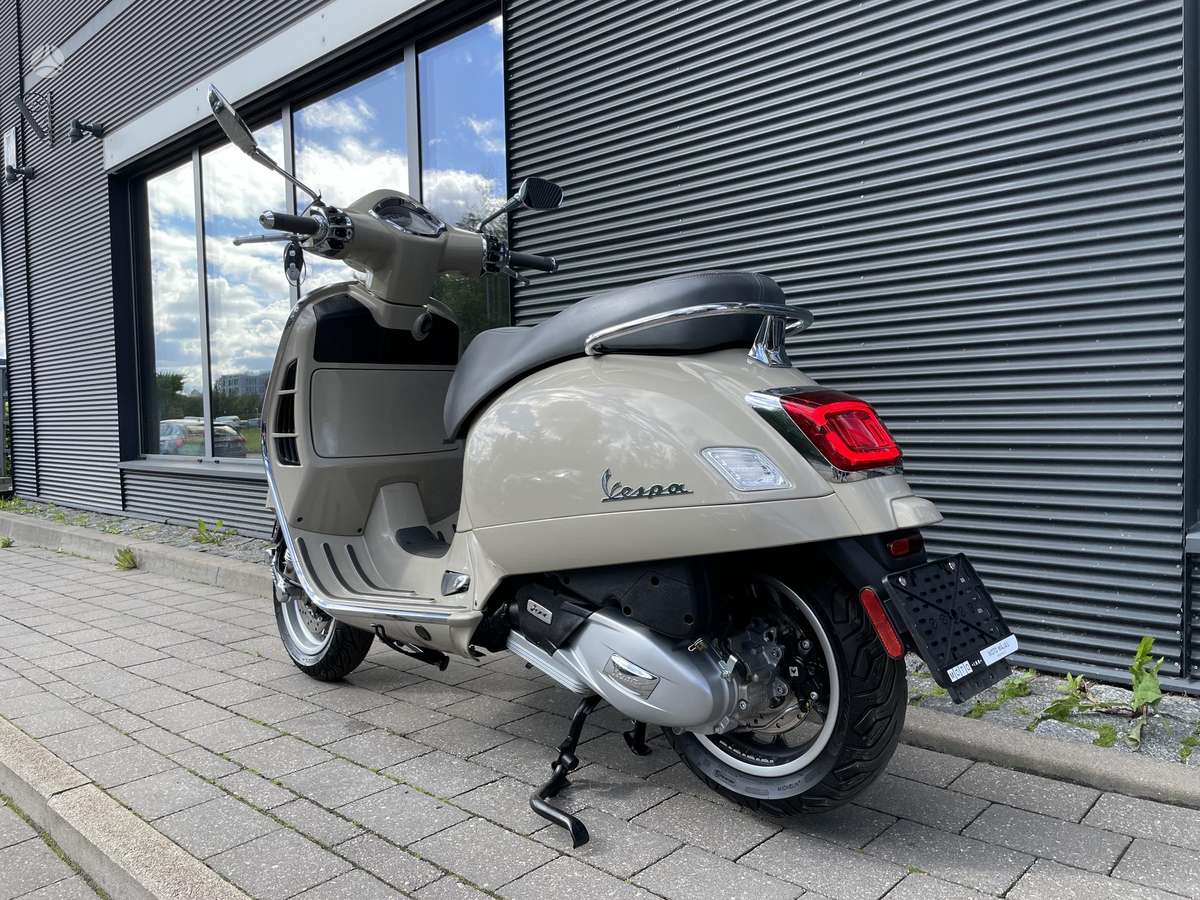 Piaggio Vespa 125cc, scooters / mopeds