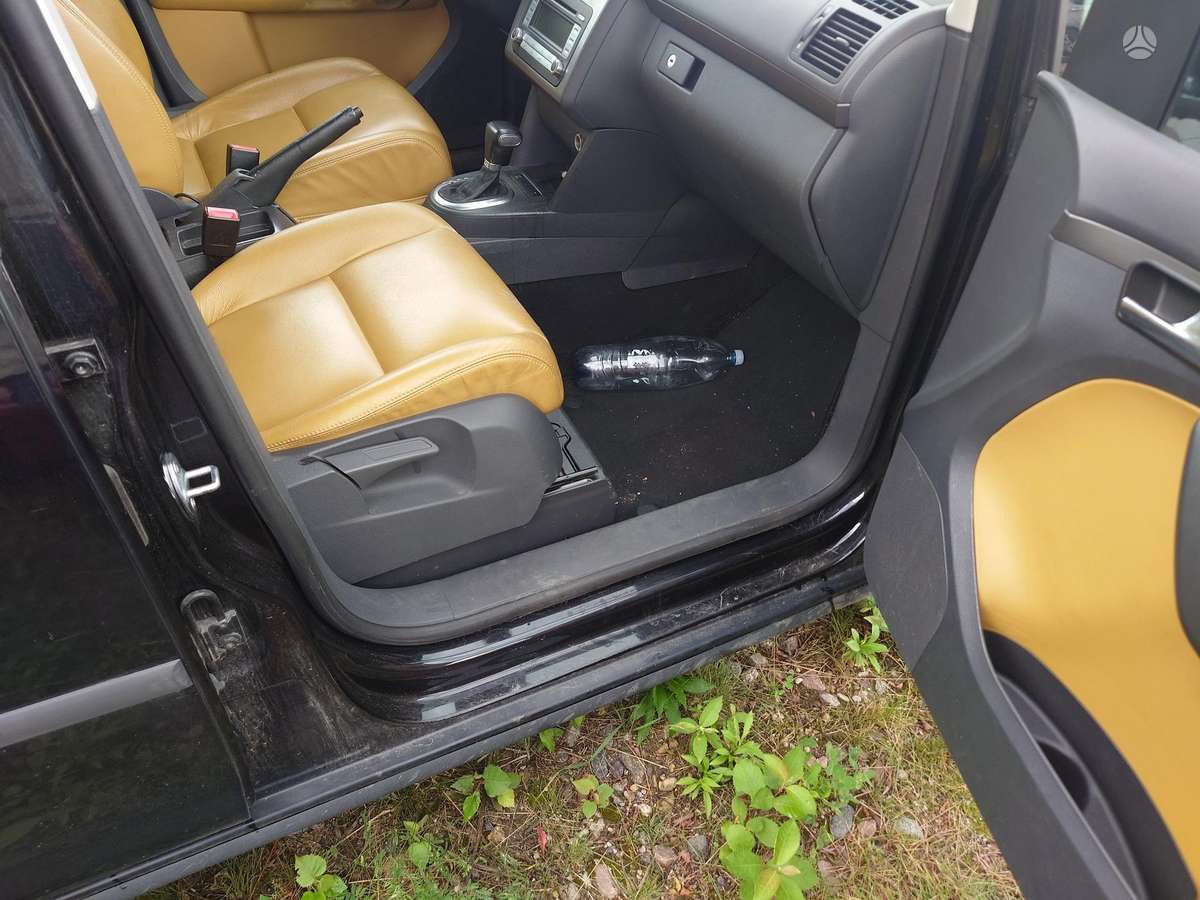 Volkswagen Touran - 9
