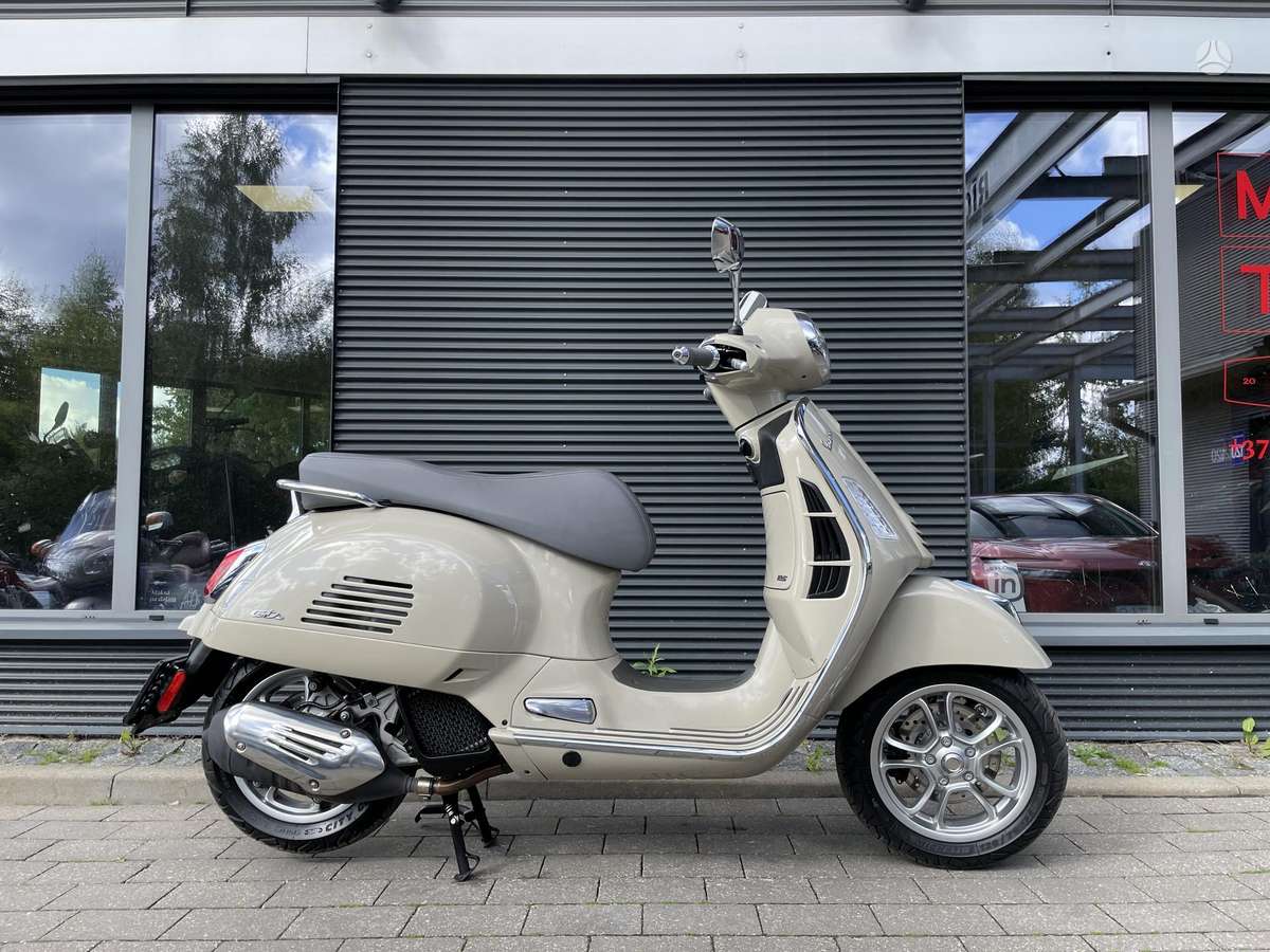 Piaggio Vespa 125cc, scooters / mopeds
