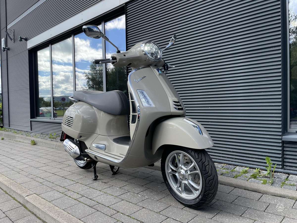 Piaggio Vespa 125cc, scooters / mopeds
