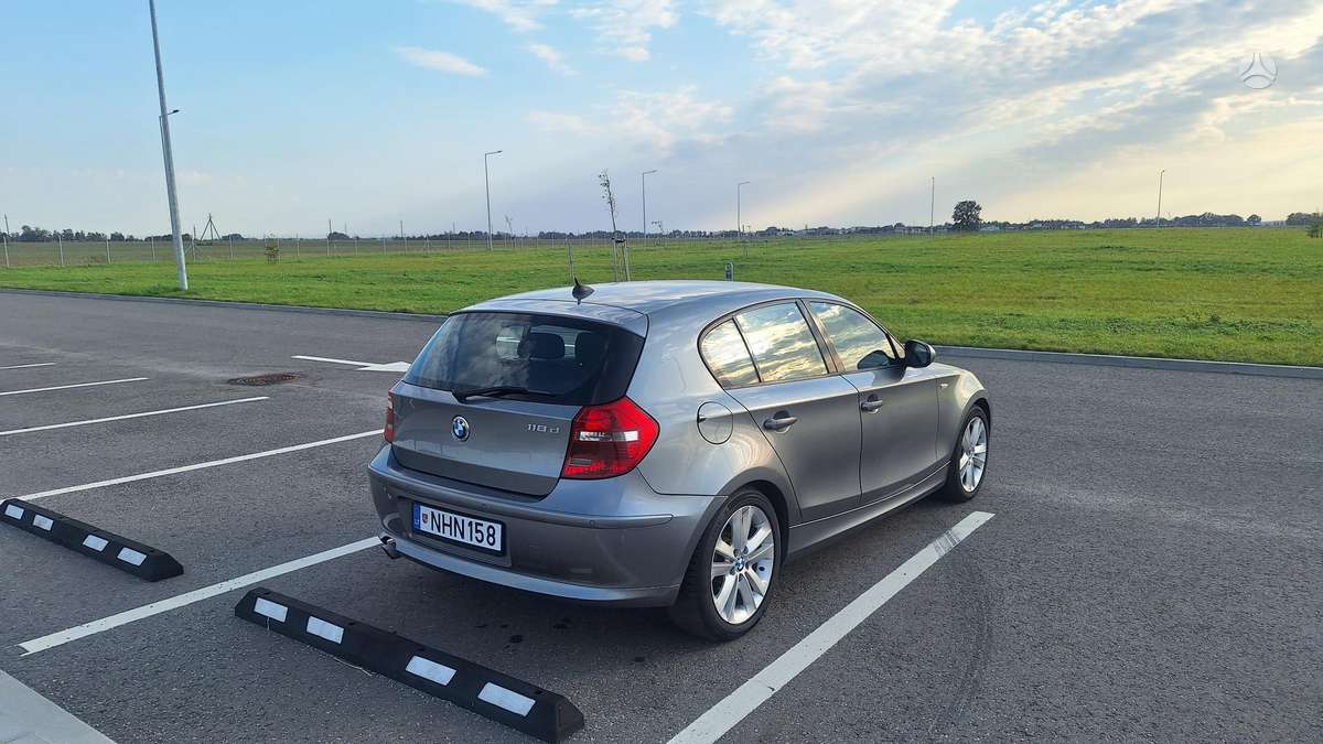 BMW 118, 2.0 l., hatchback