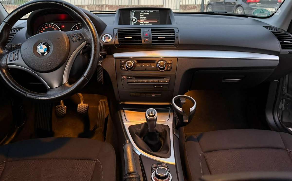 BMW 118, 2.0 l., Хэтчбек