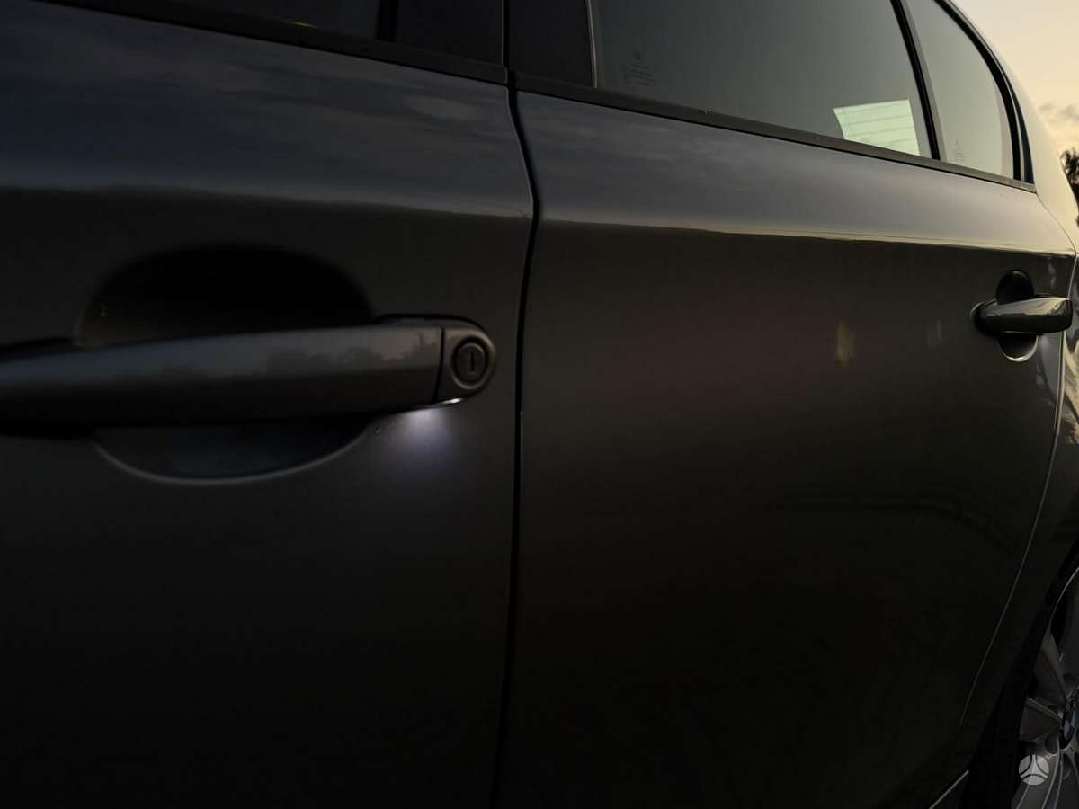 BMW 118, 2.0 l., hatchback