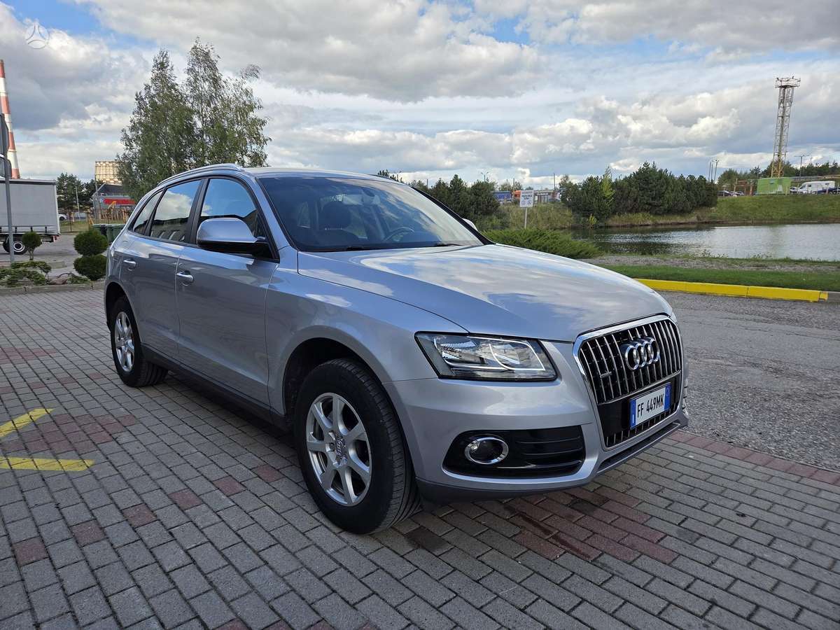 Audi Q5, 2.0 l., off-road / crossover
