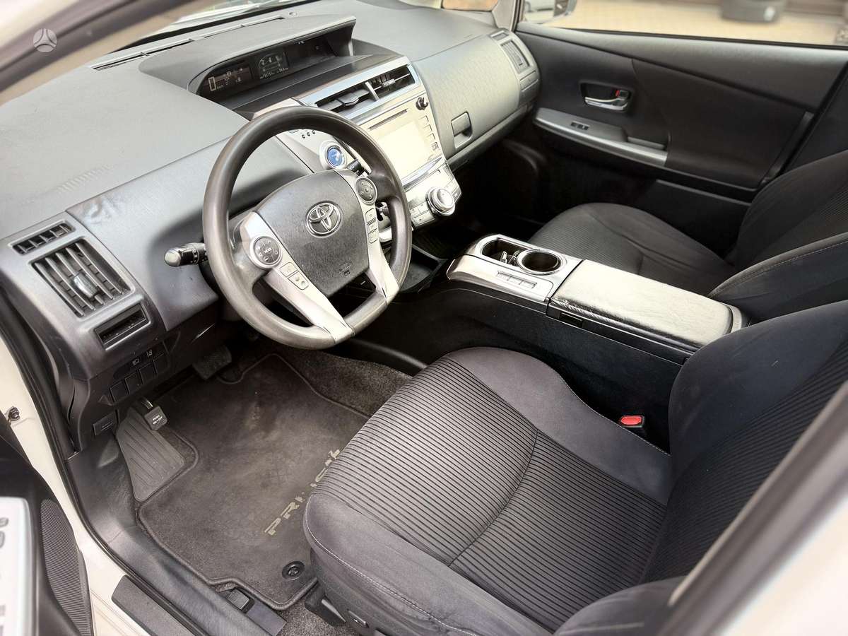 Toyota Prius+ - 11
