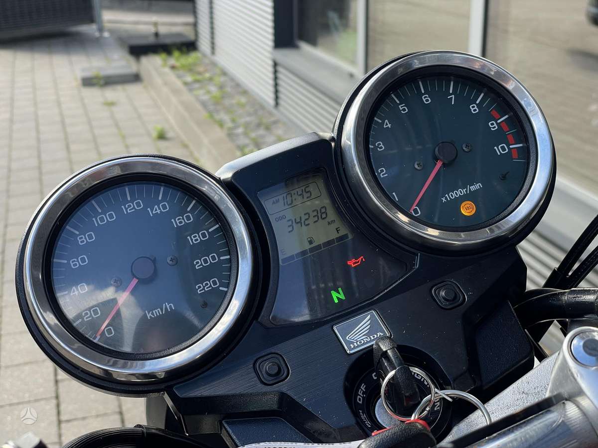 Honda CB 1100cc, street / classic
