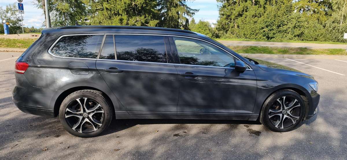 Volkswagen Passat - 2