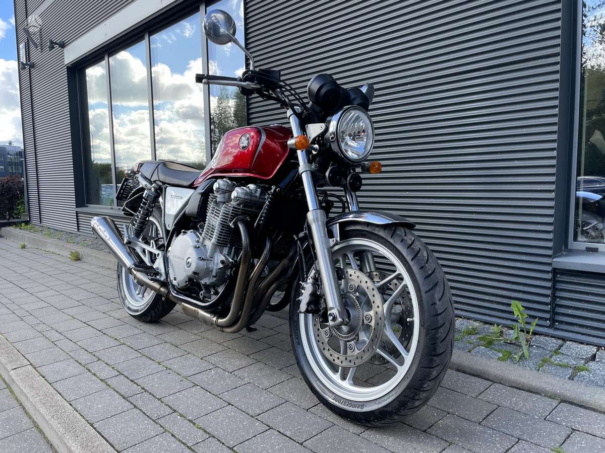 Honda CB 1100cc, street / classic