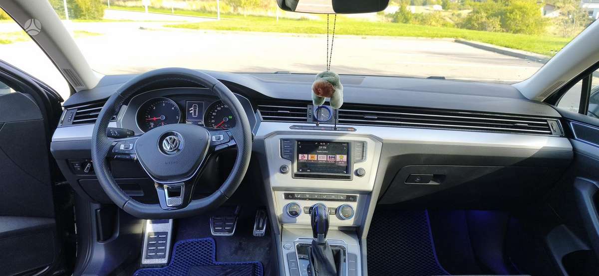 Volkswagen Passat - 9