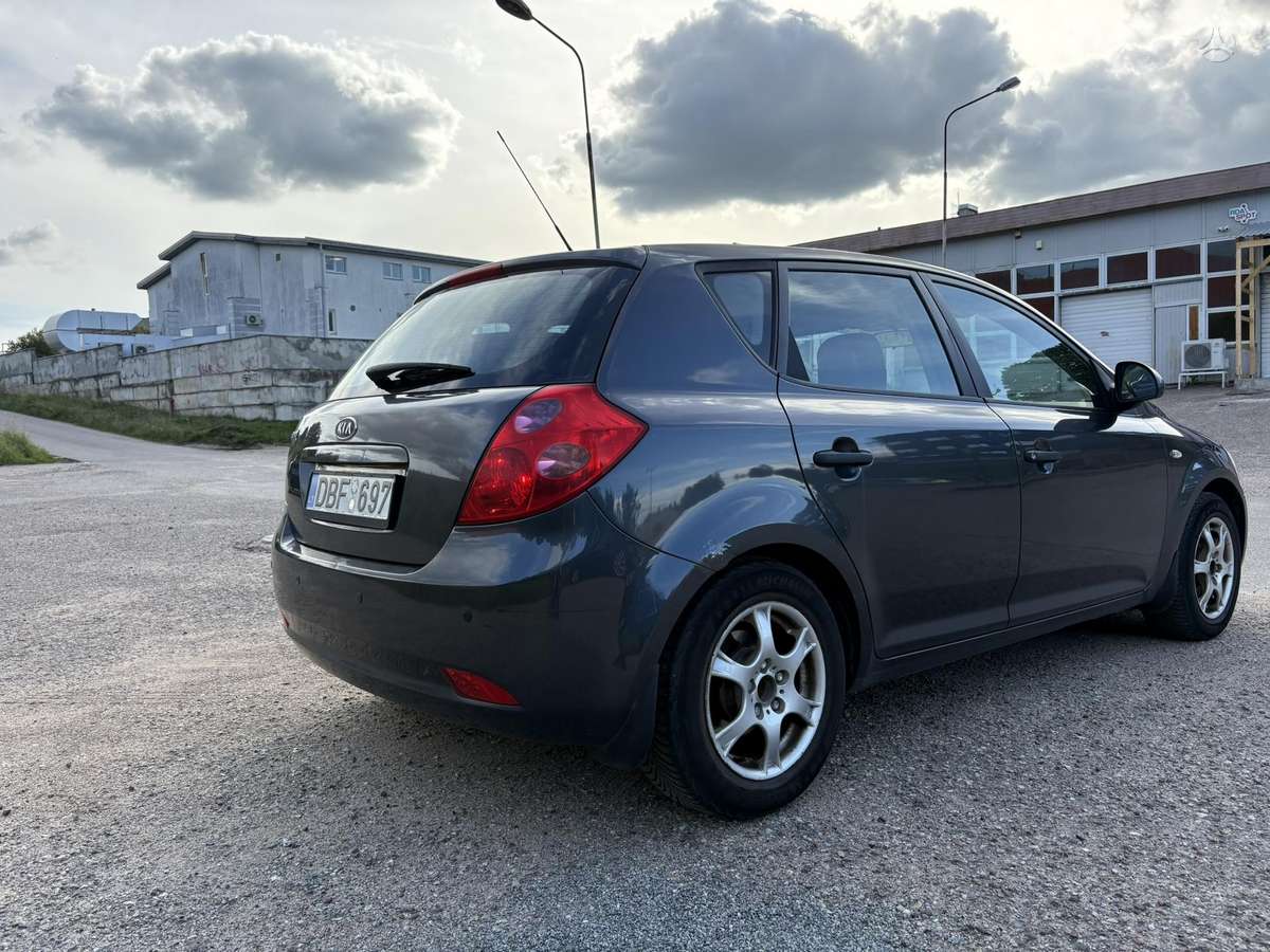 Kia Ceed, 1.6 l., hatchback
