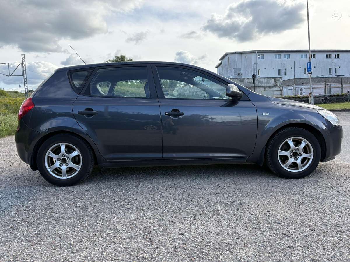 Kia Ceed, 1.6 l., Хэтчбек
