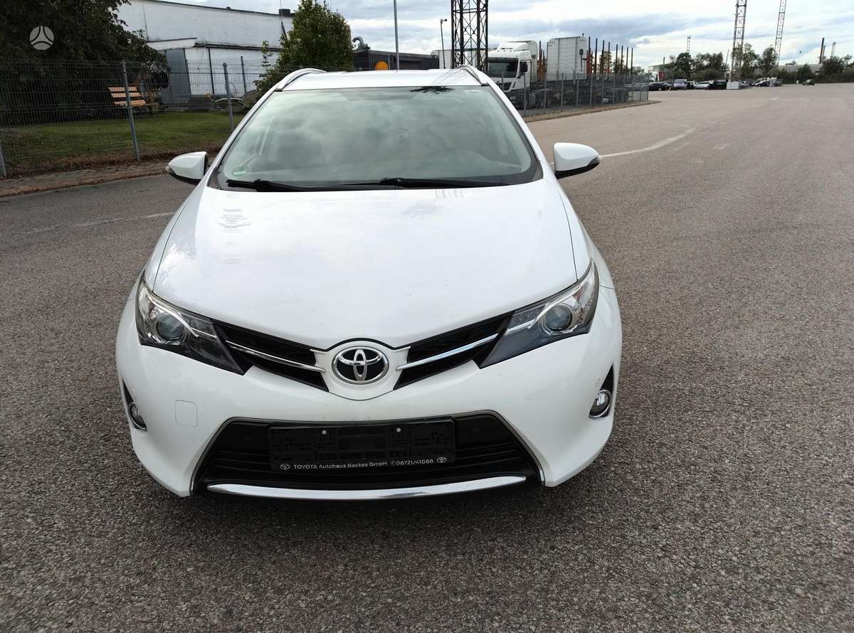 Toyota Auris - 2