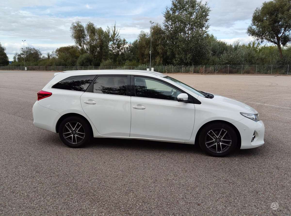 Toyota Auris, 2.0 l., wagon
