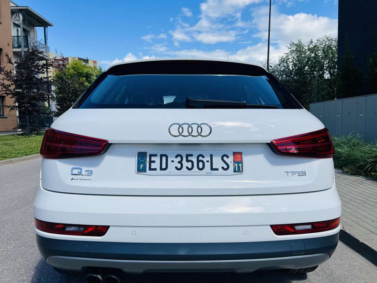 Audi Q3, 1.4 l., off-road / crossover
