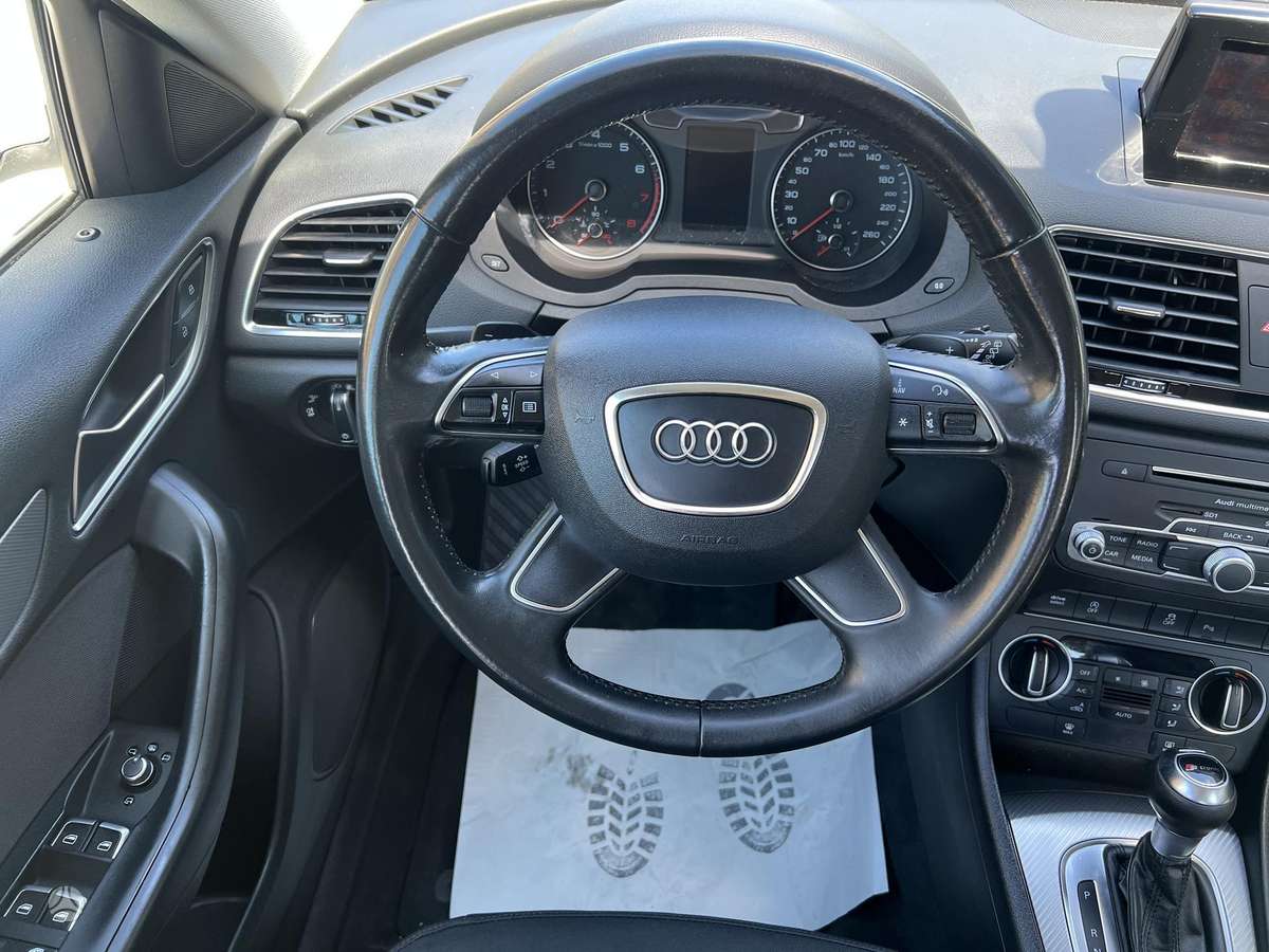 Audi Q3, 1.4 l., Внедорожник / Кроссовер