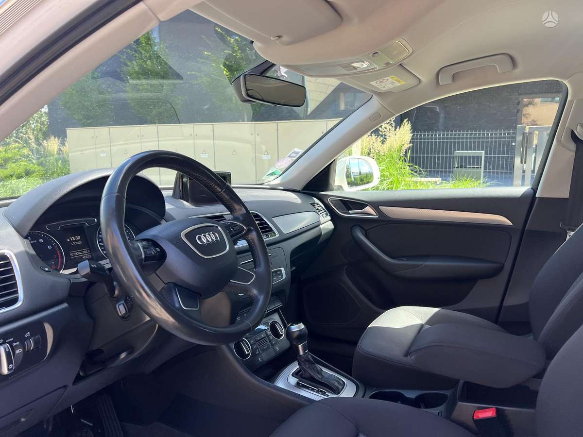 Audi Q3, 1.4 l., off-road / crossover