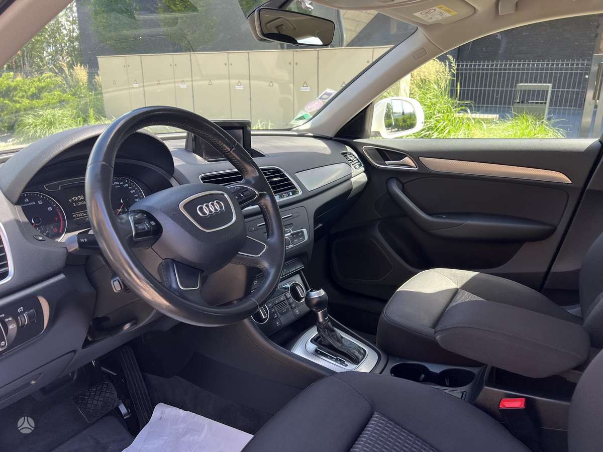 Audi Q3, 1.4 l., off-road / crossover