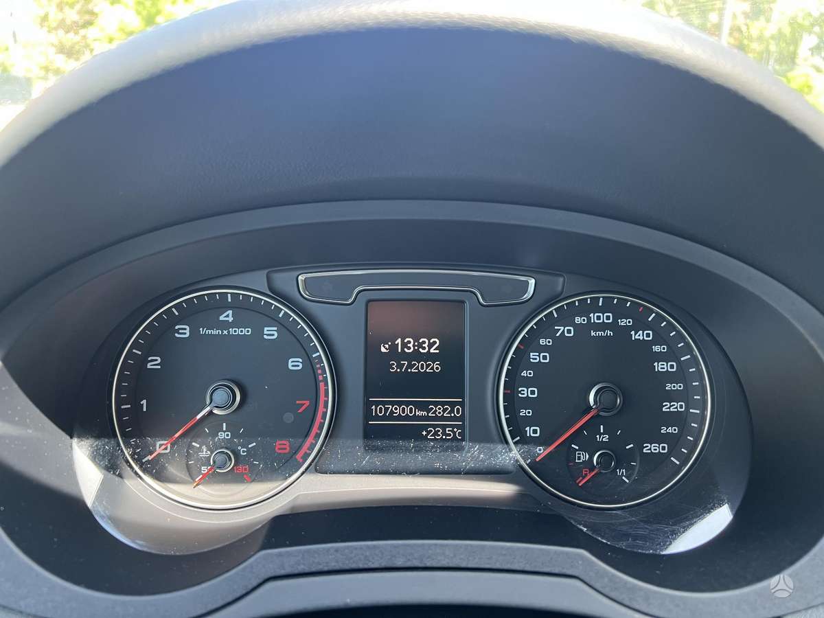 Audi Q3, 1.4 l., Внедорожник / Кроссовер