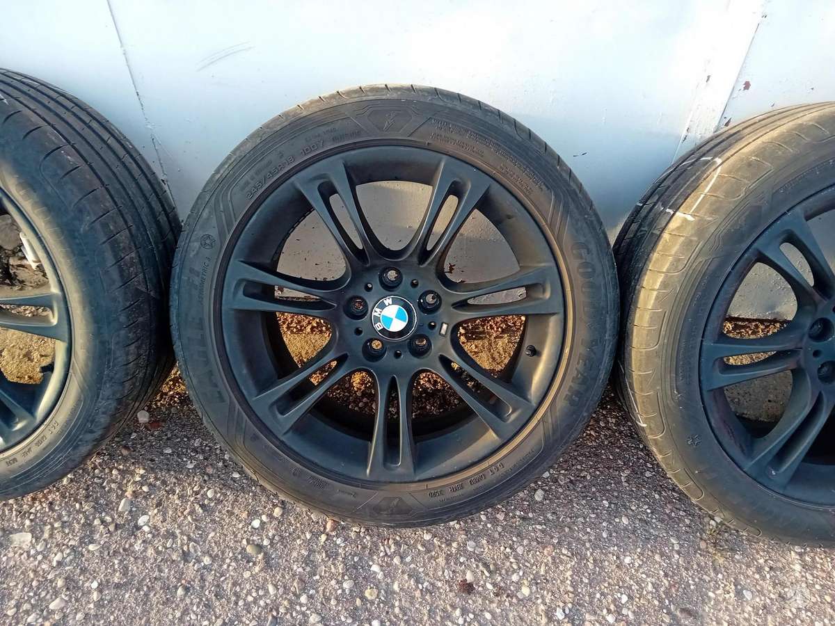 BMW, lengvojo lydinio, R18