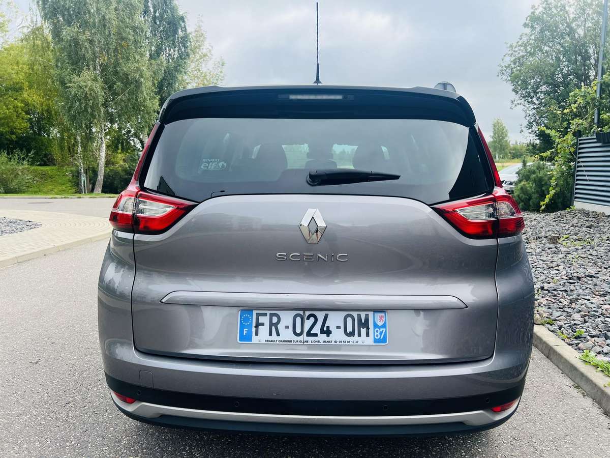 Renault Grand Scenic - 10