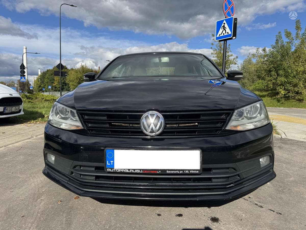 Volkswagen Jetta - 2