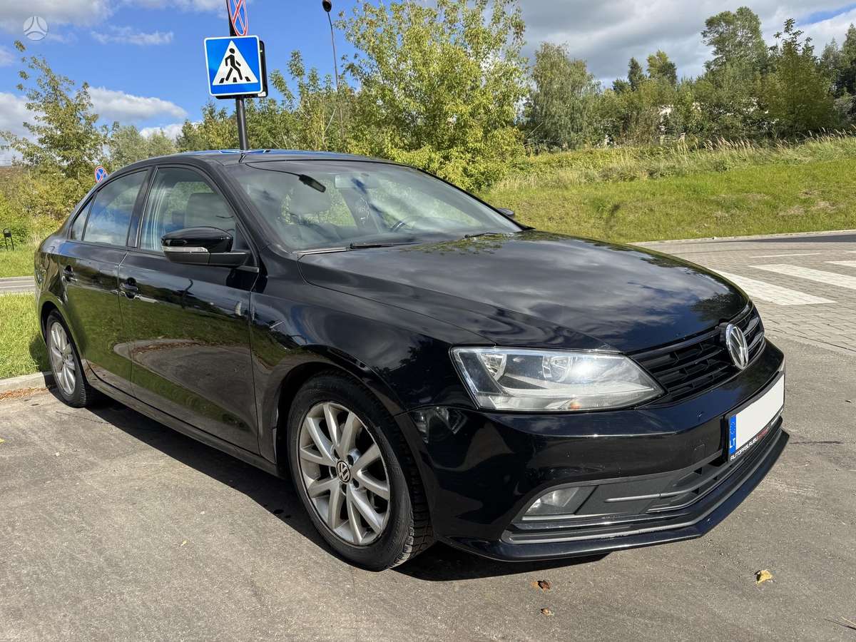 Volkswagen Jetta - 4