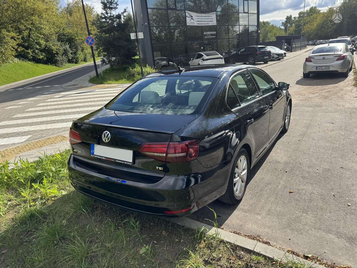 Volkswagen Jetta - 7