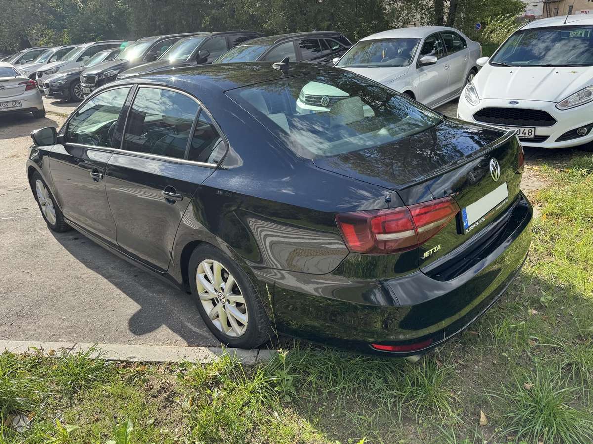 Volkswagen Jetta - 8